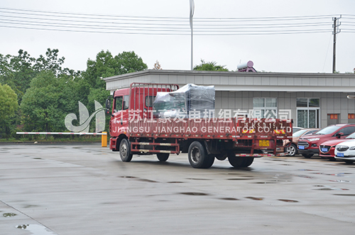 400kw上海乾能柴油发电机组带底座油箱发货